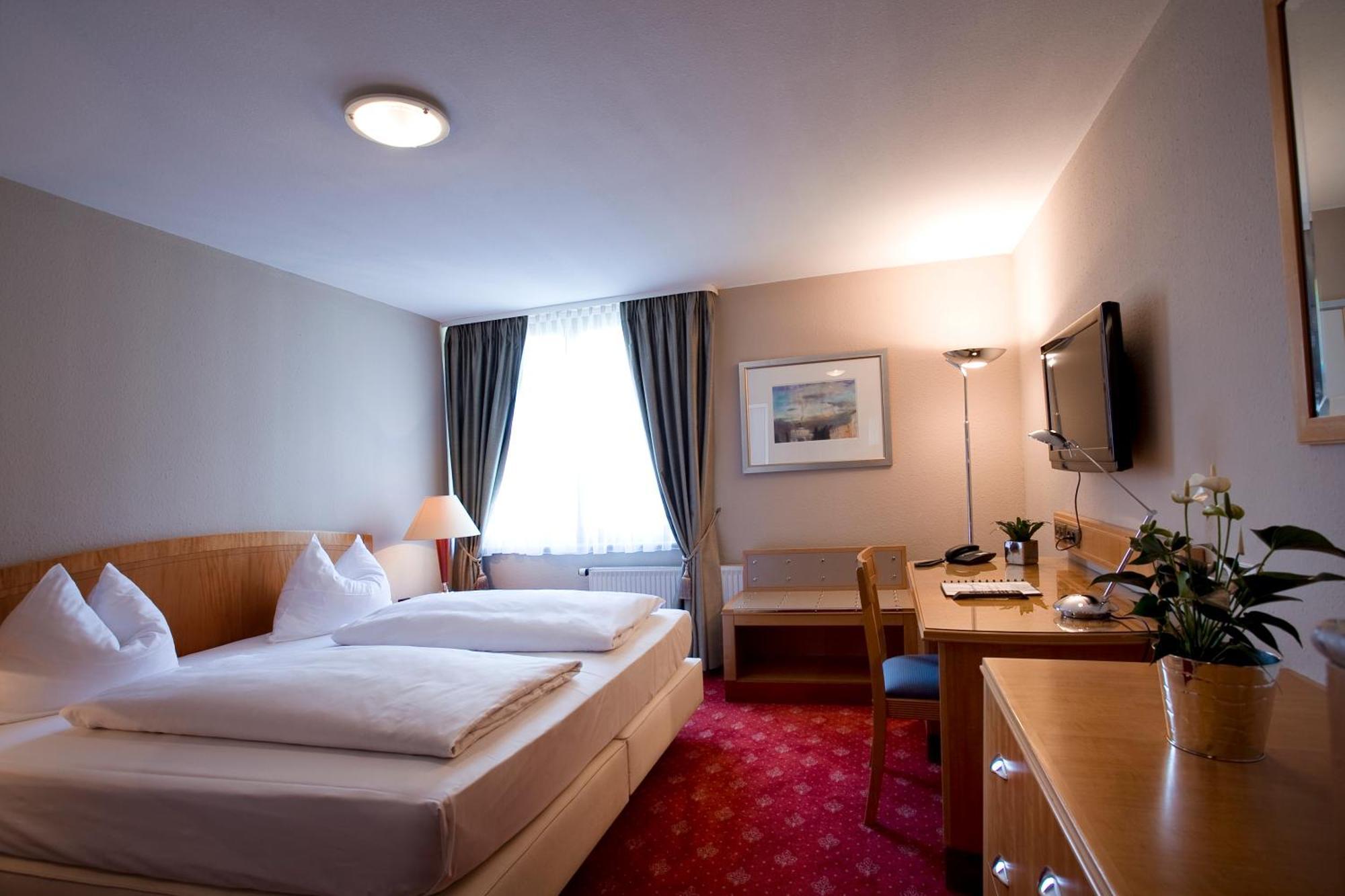 Hotel Das Kleine Ritz Фелльбах Экстерьер фото