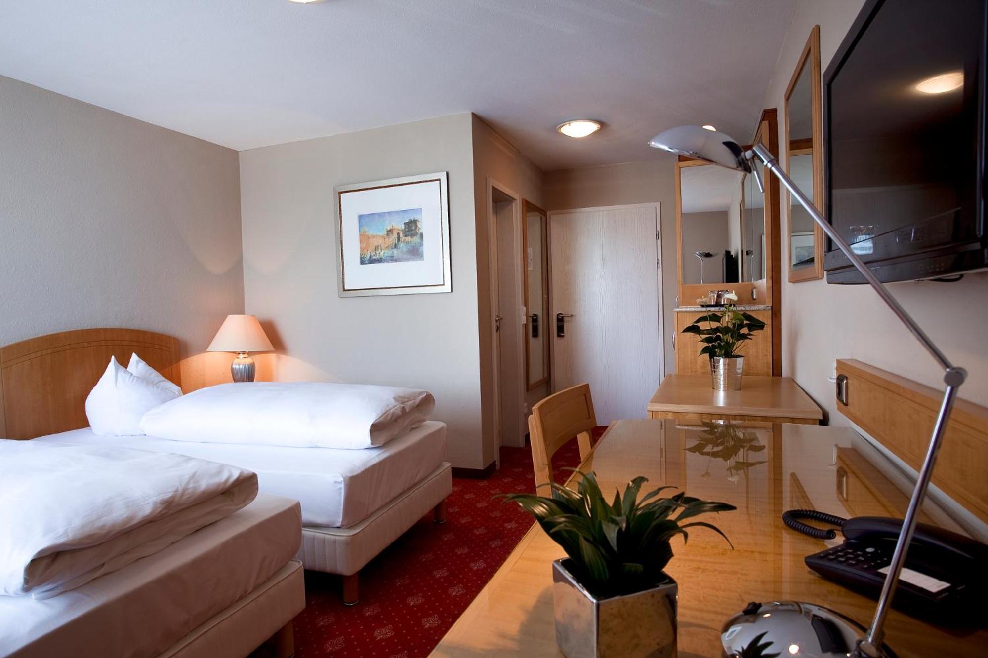 Hotel Das Kleine Ritz Фелльбах Экстерьер фото