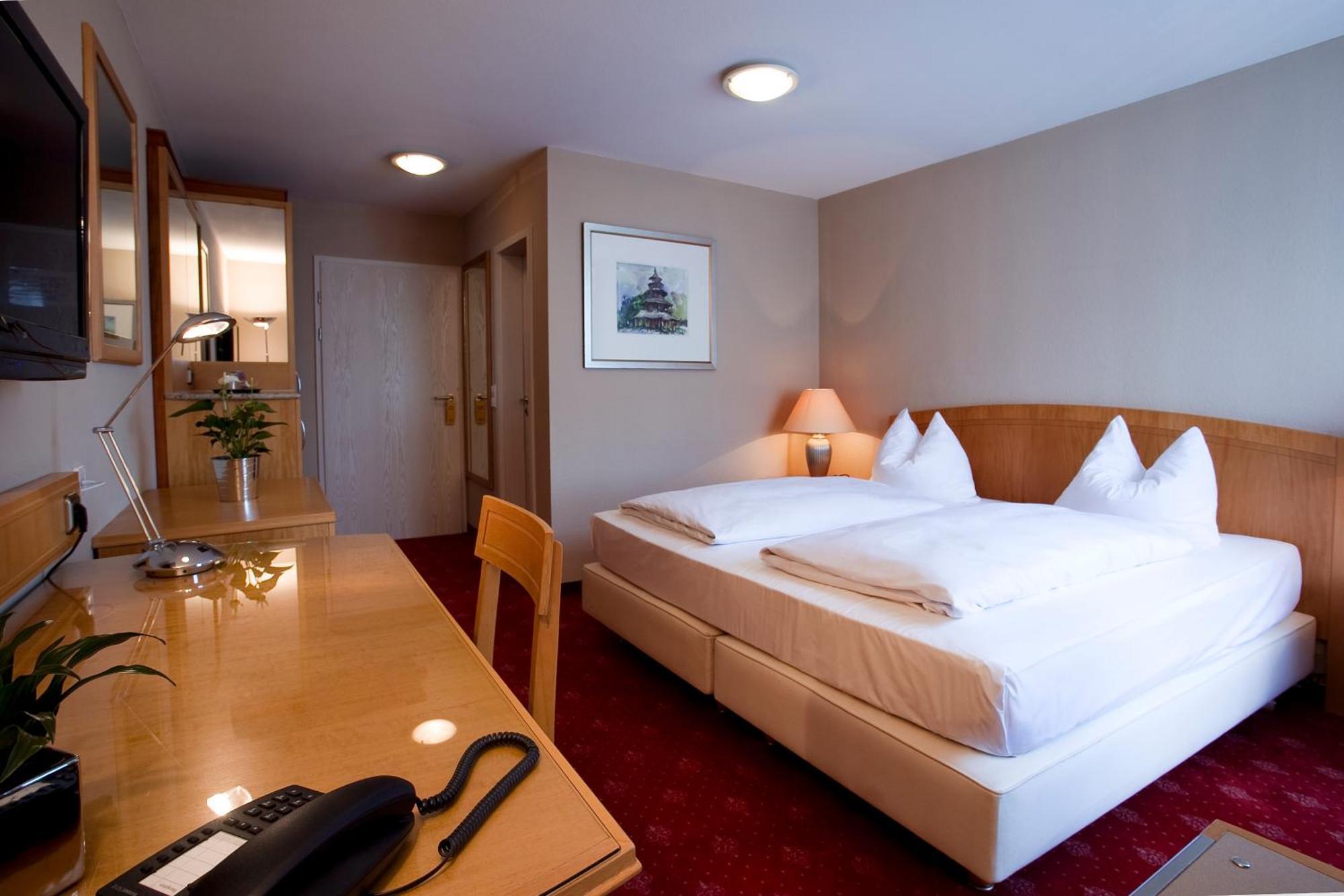 Hotel Das Kleine Ritz Фелльбах Экстерьер фото